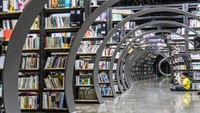 Seol Book Bogo merupakan sebuah destinasi kultural yang dibangun oleh Pemerintah Kota Seoul. Toko ini didirikan untuk mengumpulkan buku bekas dari berbagai toko buku tua di seluruh kota. (Foto: Screenshot Seol Book Bogo)