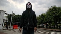 Dalam aksinya mereka menolak rencana kenaikan cukai rokok. Menurut mereka, kenaikan cukai rokok ini membuat petani tembakau menjerit.