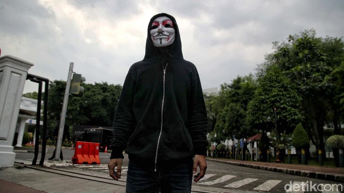 Tolak Kenaikan Tarif Cukai, Petani Tembakau Indonesia Demo di Jakarta Massa yang tergabung dalam Asosiasi Petani Tembakau Indonesia gelar aksi unjuk rasa di Jakarta. Mereka menolak rencana kenaikan harga cukai rokok.