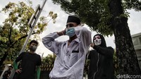 Dalam aksi tersebut massa menolak rencana pemerintah menaikan tarif Cukai Hasil Tembakau (CHT) pada 2022 karena dinilai dapat mengancam kehidupan petani tembakau akibat banyak industri kecil akan gulung tikar.