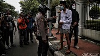 Berdasarkan data DJBC, pada tahun 2020 tingkat peredaran rokok ilegal mencapai 4,86%. Hal Ini disebabkan karena rata-rata tarif cukai rokok pada tahun tersebut mencapai 23,5%.