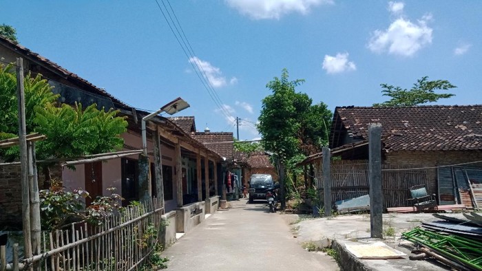 Tujuh keluarga di Dusun Pasekan Desa Ngabeyan Kecamatan Karanganom terancam terisolir gegara proyek tol Yogya-Solo