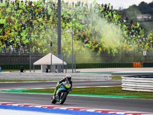 Perpisahan Pahit di MotoGP San Marino, Rossi Minta Maaf ke Fansnya