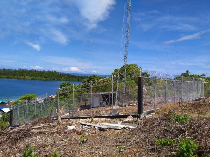 XL Axiata mengoperasikan jaringan 4G di Maluku dan Papua menggunakan BTS USO hasil kerja sama dengan Bakti Kominfo.