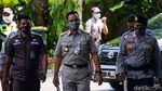 Anies Acungkan Jempol Saat Dipanggil KPK Terkait Kasus Lahan