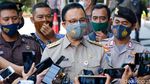 Anies Acungkan Jempol Saat Dipanggil KPK Terkait Kasus Lahan