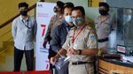 Anies Acungkan Jempol Saat Dipanggil KPK Terkait Kasus Lahan