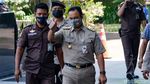 Anies Acungkan Jempol Saat Dipanggil KPK Terkait Kasus Lahan