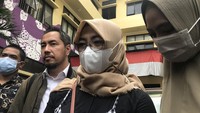 S menuduh Mansyardin Malik telah melayangkan bujuk rayunya. Ia pun mengaku bertekuk lutut. Foto: Hanif/detikhot