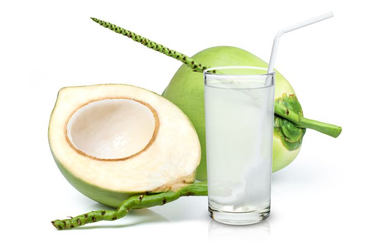Bolehkah Minum Air Kelapa Setelah Suntik Vaksin Covid-19?