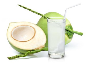 Bolehkah Minum Air Kelapa Setelah Suntik Vaksin Covid-19?