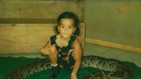 Salah satu foto masa kecil Eva Celia. Foto: Instagram