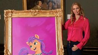 Di galeri seni tersebut, sebanyak 10 lukisan kuda paling terkenal diubah menjadi ilustrasi My Little Pony. Foto: Getty Images for My Little Pony/John Phillips