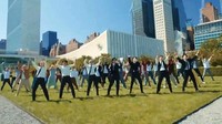 Mereka juga secara spesial menyanyikan lagu Permission to Dance. Foto: UNTV via AP