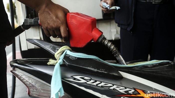 PT Pertamina (Persero) menaikan harga dua produk bahan bakar minyak (BBM) non subsidi per 18 September 2021. Dua produk tersebut berupa Pertamax Turbo RON 98 dan Pertamina Dex.