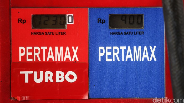 PT Pertamina (Persero) menaikan harga dua produk bahan bakar minyak (BBM) non subsidi per 18 September 2021. Dua produk tersebut berupa Pertamax Turbo RON 98 dan Pertamina Dex.