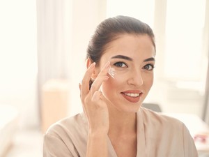 8 Pelembap Wajah Anti Aging, Cocok untuk Usia 40 Tahun ke Atas