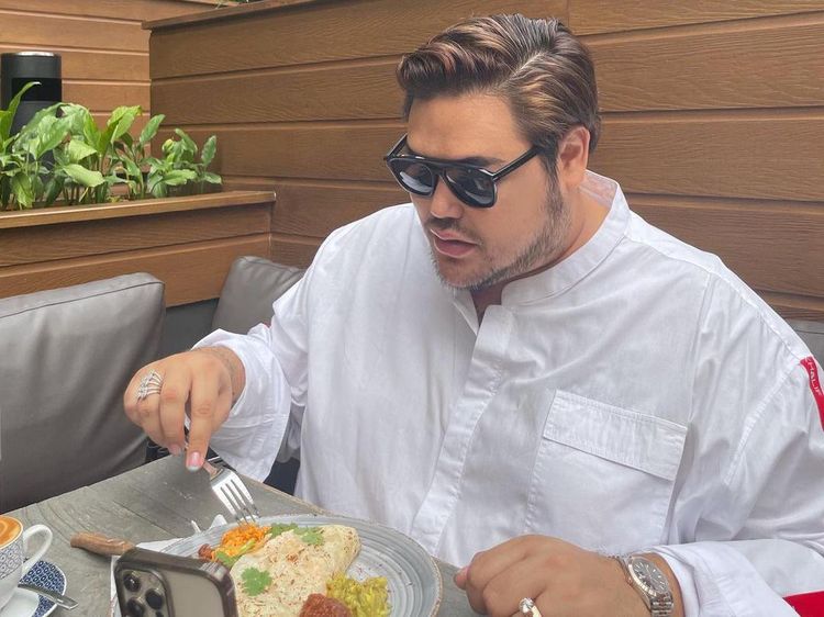 Ivan Gunawan, Desainer Kondang yang Juga Punya Bisnis Es Kopi Susu