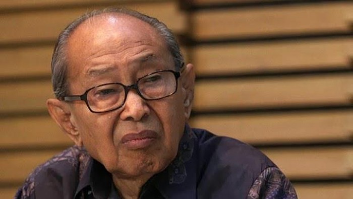 Pakar Hukum Indonesia Prof Dr Jacob Elfinus Sahetapy SH MA tutup usia. Keluarga besar Universitas Kristen (UK) Petra Surabaya turut berdukacita.