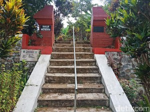 Melihat Makam Pangeran Benowo yang Dipercaya Ada di Wonosalam Jombang