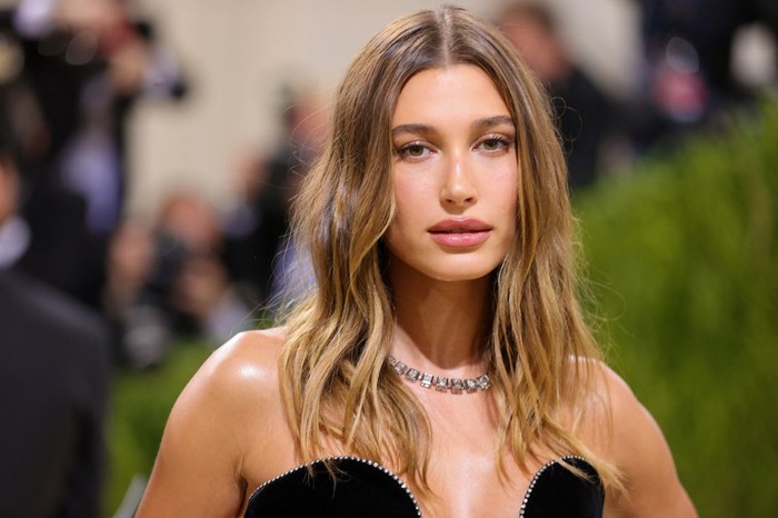 US model Hailey Rhode Baldwin Bieber arrives for the 2021 Met Gala at the Metropolitan Museum of Art on September 13, 2021 in New York. - This years Met Gala has a distinctively youthful imprint, hosted by singer Billie Eilish, actor Timothee Chalamet, poet Amanda Gorman and tennis star Naomi Osaka, none of them older than 25. The 2021 theme is 