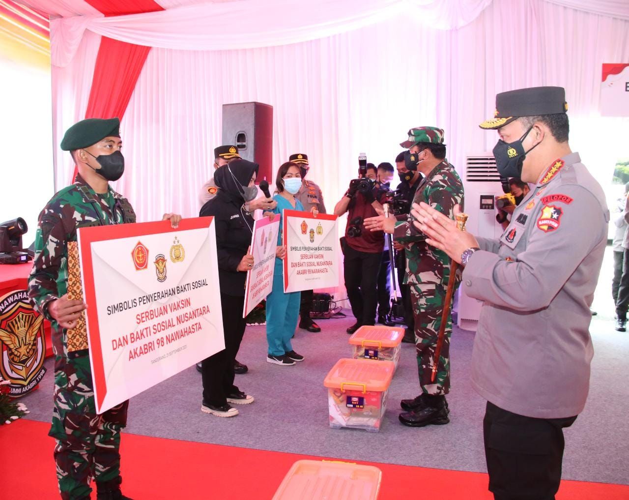 Kapolri Jenderal Listyo Sigit Prabowo di acara serbuan vaksinasi Paguyuban Alumni AKABRI 1998