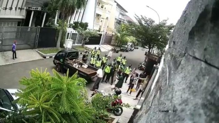 Keributan antara warga vs sekuriti di Kembangan, Jakbar (dok.istimewa)
