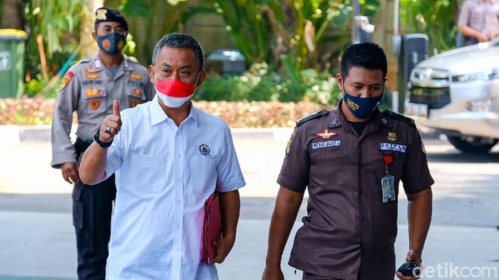 Ketua DPRD DKI Penuhi Panggilan KPK Terkait Kasus Lahan Ketua DPRD DKI Jakarta Prasetio Edi Marsudi mendatangi KPK. Pras datang berkaitan dengan panggilan padanya untuk diperiksa terkait kasus dugaan korupsi pengadaan lahan di Munjul, Jakarta Timur.