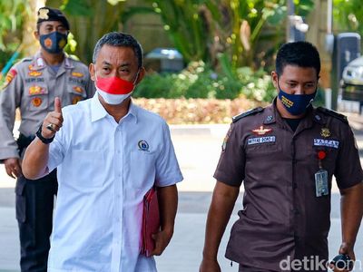 Tenteng Map Merah, Ketua DPRD DKI Penuhi Panggilan KPK