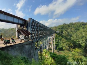 Melihat Panorama Jembatan Cirahong Ciamis yang Bersejarah