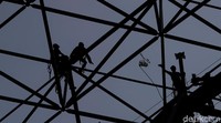 Fasilitas sky viewing deck dan rumput hybrid pertama di Indonesia. Sedangkan pengembangan Kawasan JIS akan dilakukan pada area seluas 23 hektare.