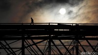 JIS dibangun sebagai stadion multievent bertaraf internasional yang berpihak pada seluruh masyarakat serta mendukung visi kota yang liveable dan berkelanjutan.