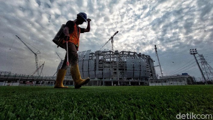 Menilik Perkembangan Terkini Calon Stadion Terbaik Dunia Pembangunan Jakarta International Stadium (JIS) terus dikebut. Berdasarkan instruksi Anies, JIS akan diresmikan pada Desember 2021, kini bagaimana progres pembangunannya?