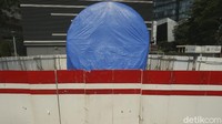 Meski demikian Ariza tidak menjelaskan lebih detail target penyelesaian dari tugu sepeda tersebut. Diketahui pembangunan tugu sepeda yang mencapai ratusan juta itu dipastikan tidak berasal dari anggaran kas daerah atau APBD DKI.