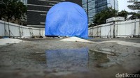 Begini penampakan terkini tugu sepeda di kawasan Sudirman yang kini mangkrak.