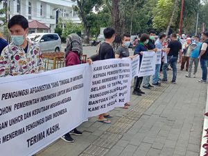 Pengungsi Afghanistan Demo di Kantor Gubsu Minta Dipindah ke Negara Lain