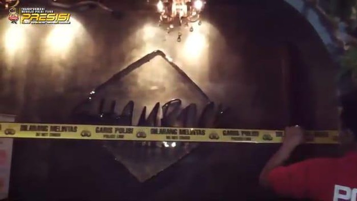 Polisi segel kafe di Tebet, Jaksel yang buka hingga tengah malam