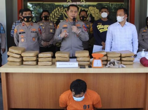 Polisin tangkap 5 tersangka kasus narkoba, 4 terkait sabu dan 1 terkait ganja