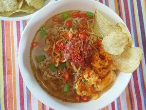 Resep Mie Instan Kuah Cabe Super Pedas yang Bikin Mata Melek