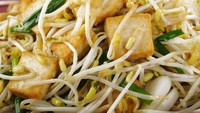 Kalau tak punya waktu banyak, kamu bisa membuat tumis tahu kuning dan tauge. Tahu kuning yang. gurih diberi bumbu bawang dan cabe dan dipadukan dengan tauge. Sedap rasanya. Resep lengkapnya bisa dilihat di sini. Foto: iStock