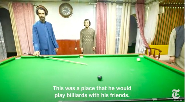 Jawad lalu menunjukkan berbagai fasilitas rumah yang seperti hotel bintang lima itu. Terdapat sebuah ruangan yang difungskikan sebagai tempat rekreasi yang dilengkapi sebuah meja biliar. (Foto: YouTube/New York Times)