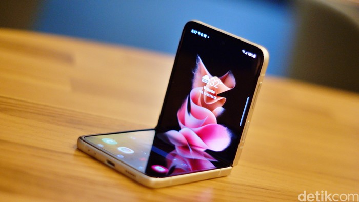 Samsung Galaxy Z Flip 3