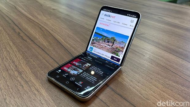 Samsung Galaxy Z Flip 3 Samsung Galaxy Z Flip 3
