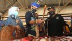 Sandi Jadi Menteri Pertama yang Kunjungi Kampung Yoboi Papua