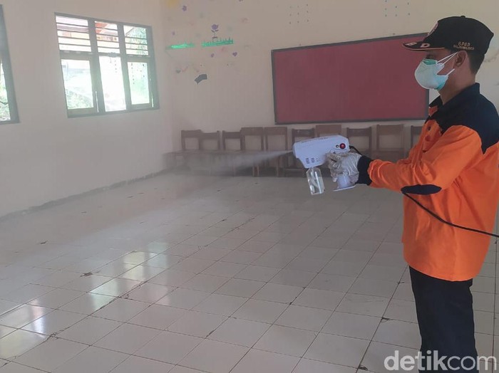 Sebanyak 90 murid SMP 4 Mrebet Purbalingga positif Corona usai sekolah itu menggelar PTM selama dua pekan, Selasa (21/9/2021).