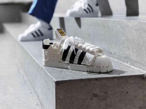 Saat Sneakers Ikonis Adidas Menjelma Jadi Mainan Lego