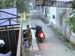 Emak-emak Lagi Belanja Sayuran Dijambret di Tangsel, Kalung Emas Raib