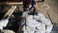 Kegiatan ini juga sebagai kampanye dengan mengedukasi tentang pentingnya menjaga kebersihan lingkungan. 