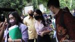 Potret Tyna Kanna Jalani Sidang Cerai Perdana