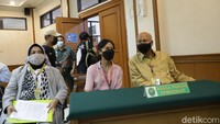 Tyna Kanna hanya meminta doa dalam proses perceraiannya dengan Kenang Mirdad. Foto: Palevi/detikhot